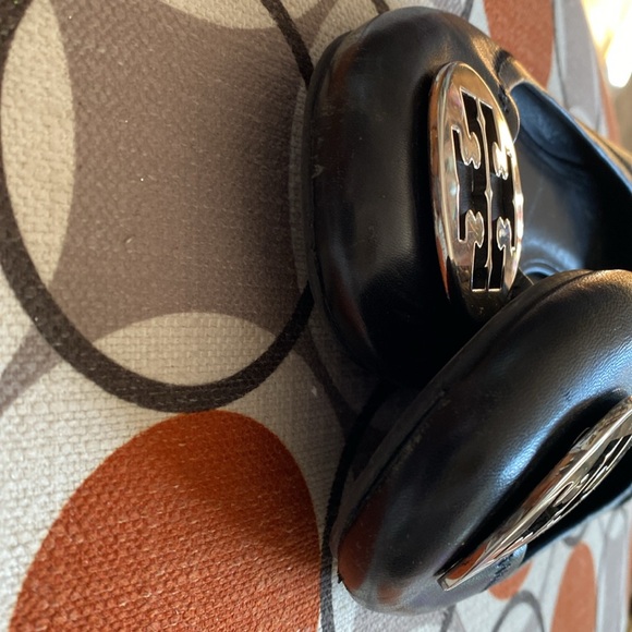 Tory Burch Travel Flat Black Leather/Silver- not Gold Tory B. emblem - Picture 11 of 14